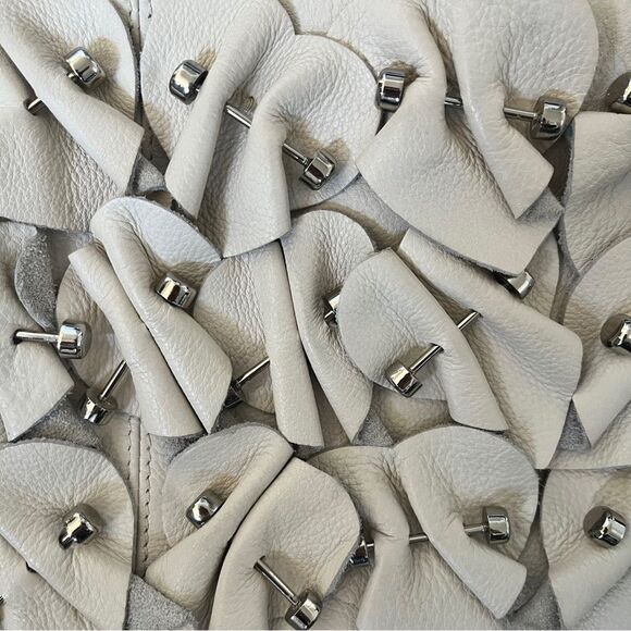 Frosting By Mary Norton Cream Leather with Petals and Silver-tone Accent Bag - Picture 3 of 8